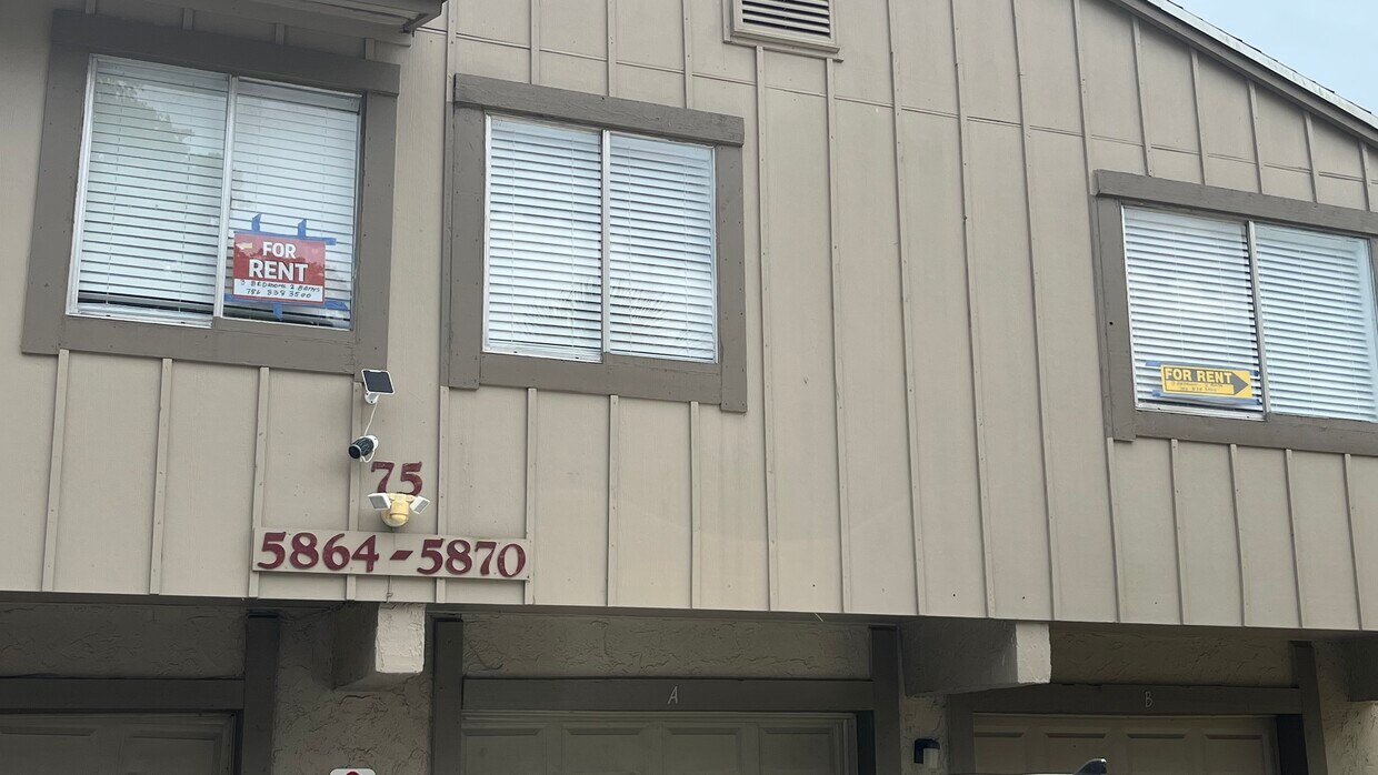Foto principal - 5870 NW 22nd St