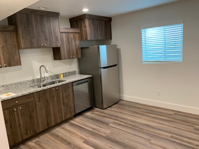 Foto del edificio - 768 E Diane's Way Bldg A