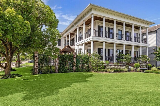 Foto del edificio - 4536 Mimosa Dr