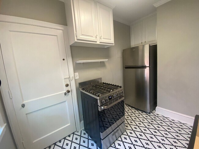Foto del edificio - 1 Bedroom 1 Bathroom Unit-First Floor