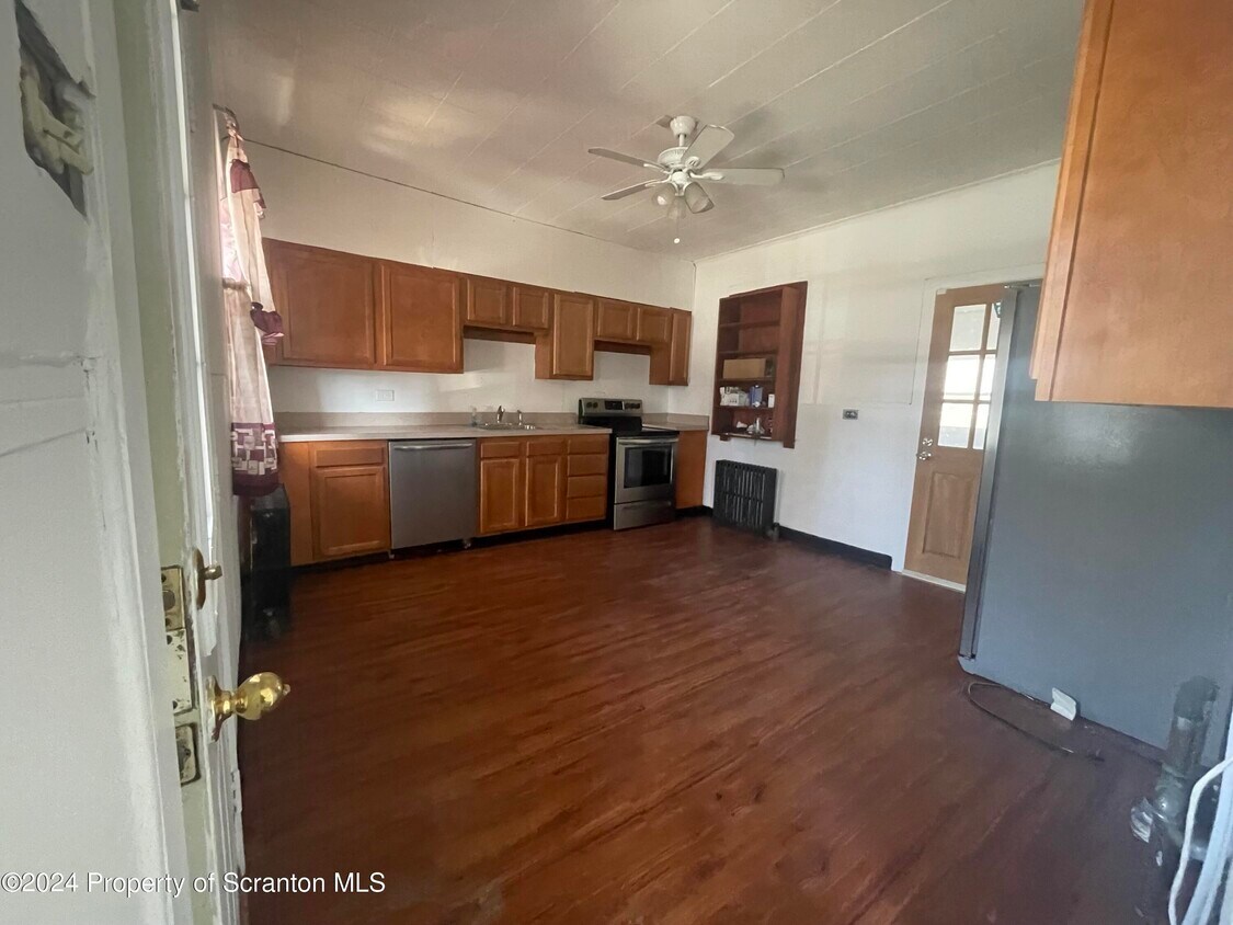 Foto principal - 512 W Market St