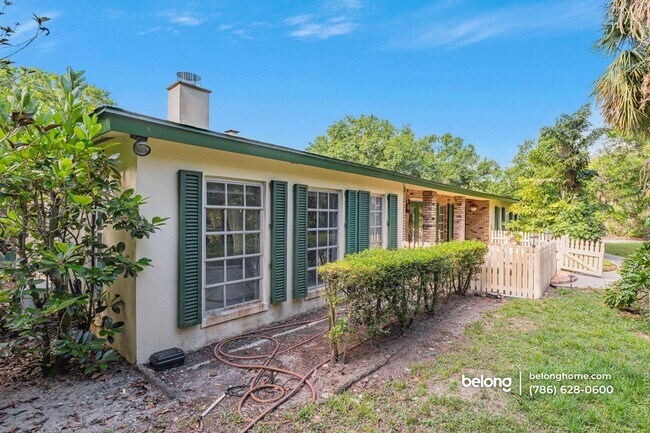 Building Photo - 6235 4th St