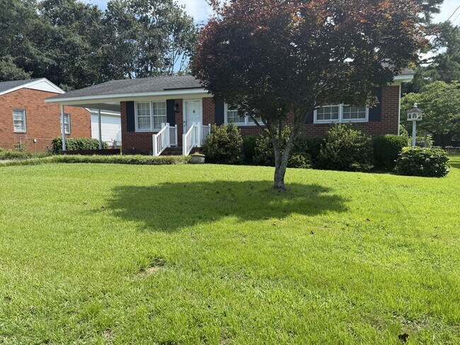 Building Photo - 2804 Crockett Dr