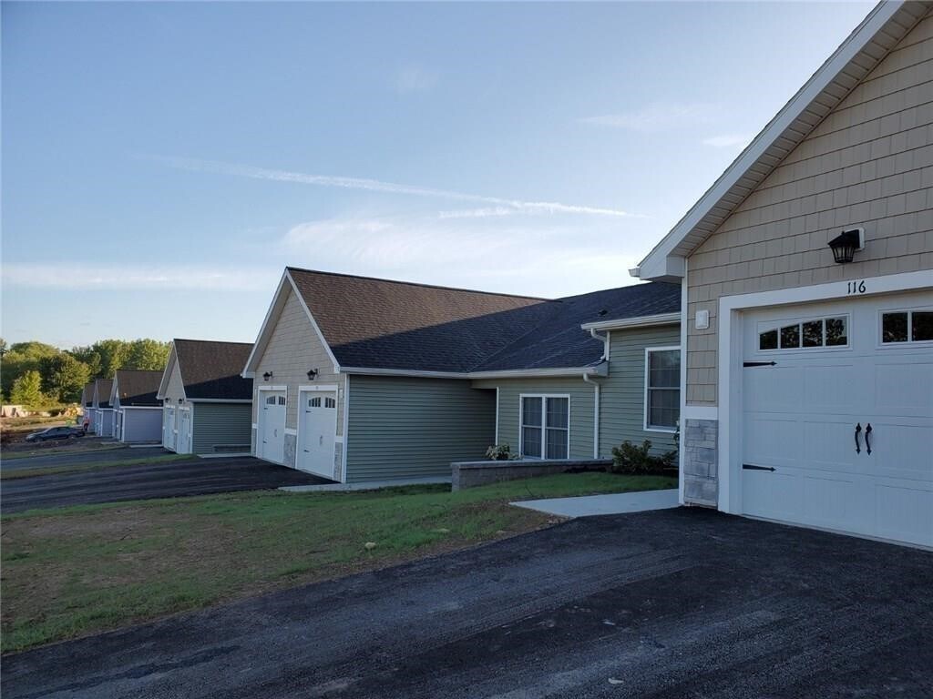 Foto principal - 170 Heartwood Ln