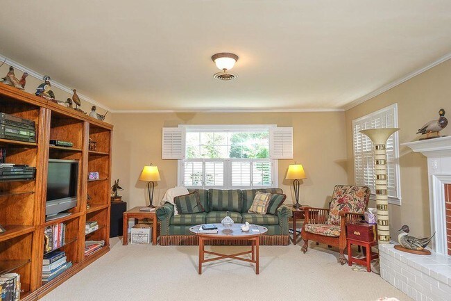 Building Photo - 2816 Wayland Dr