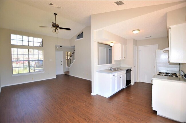 Foto del edificio - 3517 Rollingway Cove