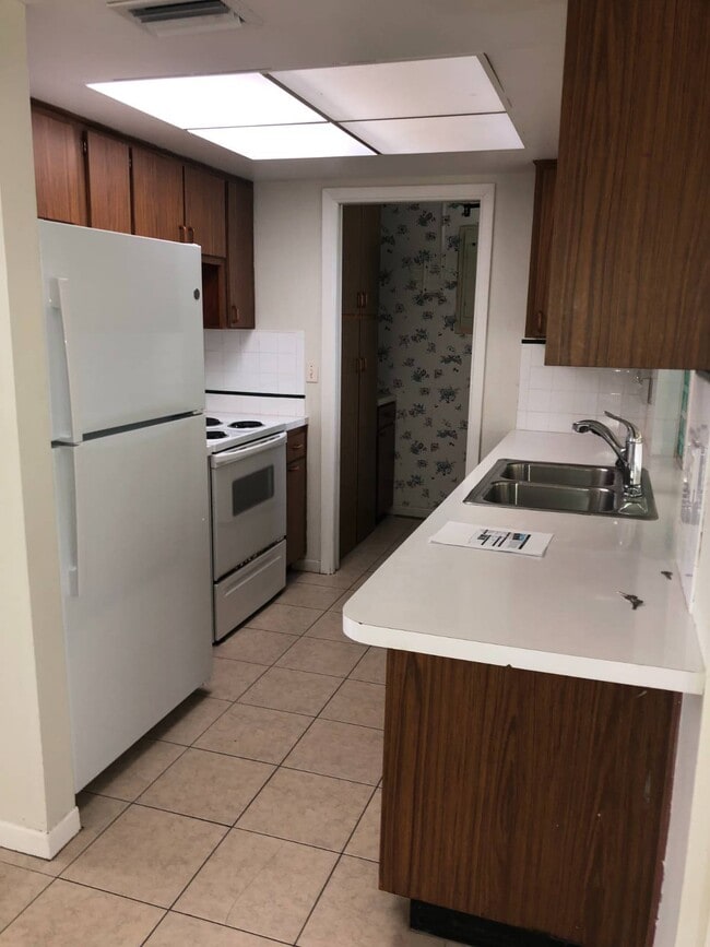 Foto del edificio - 4223 100th Ave N