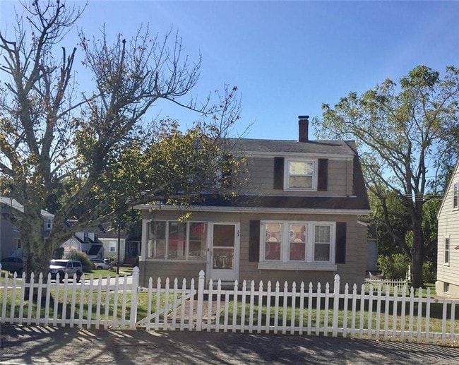 Building Photo - 364 Maple Ave