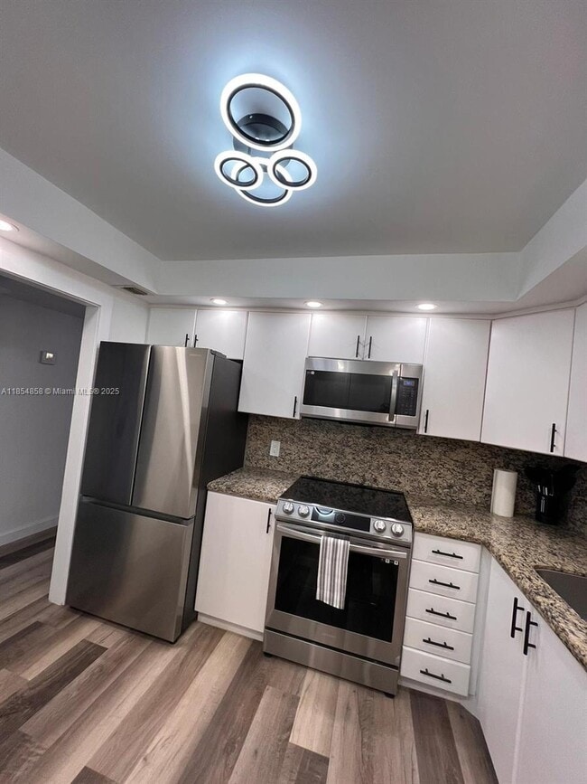 Building Photo - 3800 S Ocean Dr