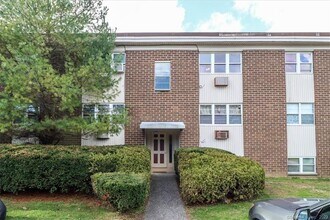 Building Photo - 48 Belair Dr