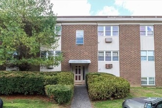 Building Photo - 48 Belair Dr