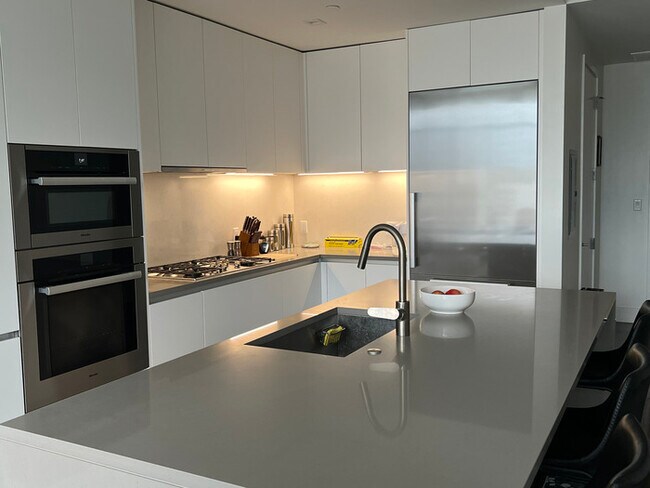 Building Photo - Charming 1BR 1BA Apartment w/ Pool & Gym in Downtown Austin