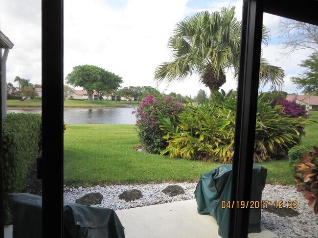 Foto del edificio - 5839 Parkwalk Cir W