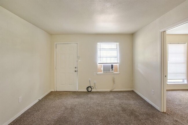 Building Photo - 5415 3 Rd St
