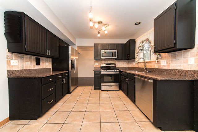 Building Photo - 1049 Deer Trail Dr