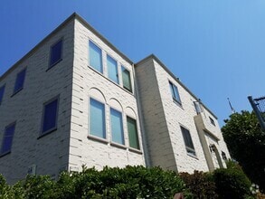 Building Photo - 5271 Broadway Terrace