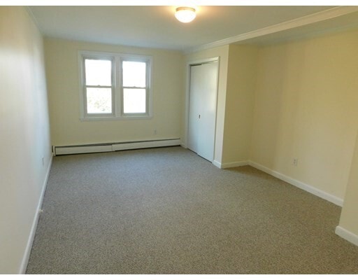 Building Photo - 23 Elm St