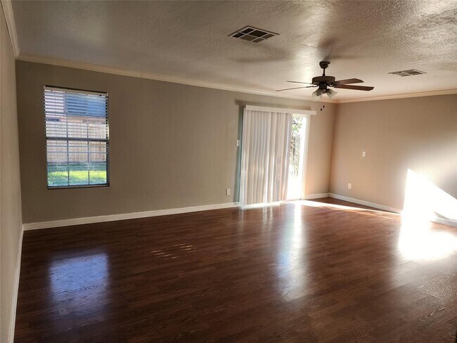 Foto del edificio - 16606 Quail Park Dr