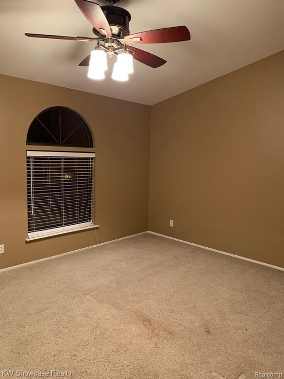 Building Photo - 5637 Drake Hollow Dr