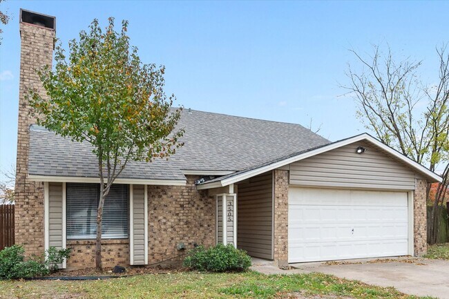 Foto del edificio - Lake Arlington area 4 bedroom with large yard