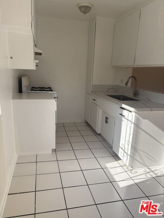 Foto del edificio - 961 S Kenmore Ave
