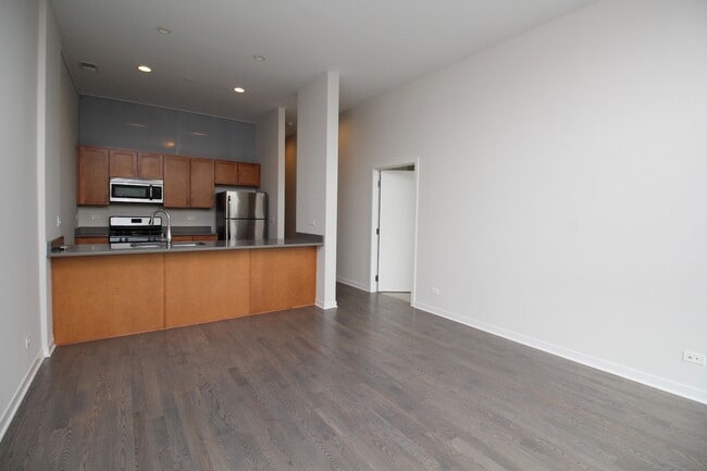 Foto del edificio - 1540 W Fullerton Ave