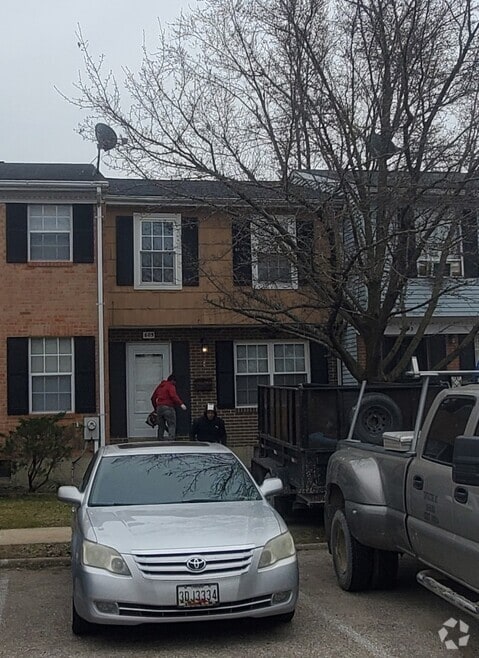 Building Photo - 605 Burlington Ct