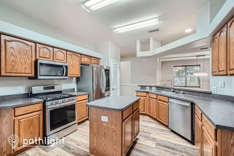 Primary Photo - 12721 Standbridge Dr
