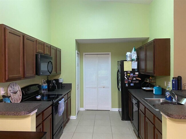 Foto del edificio - 2364 Golden Lake Loop