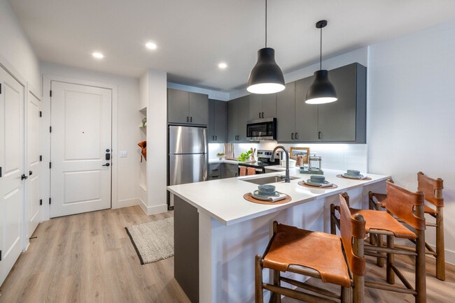 Building Photo - Alpine Village