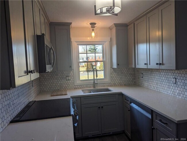 Foto del edificio - 10 Old Farms Ln
