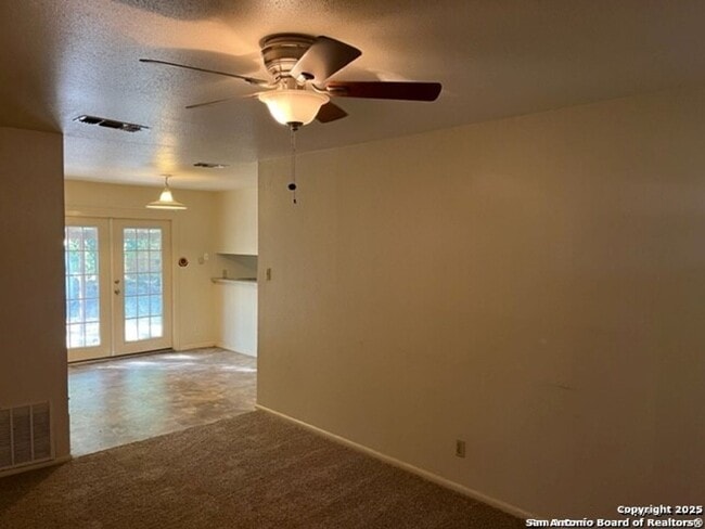 Building Photo - 608 Marilyn Dr