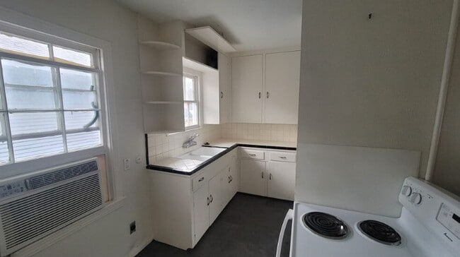 Foto del edificio - Avondale and Crocker Street Apartments