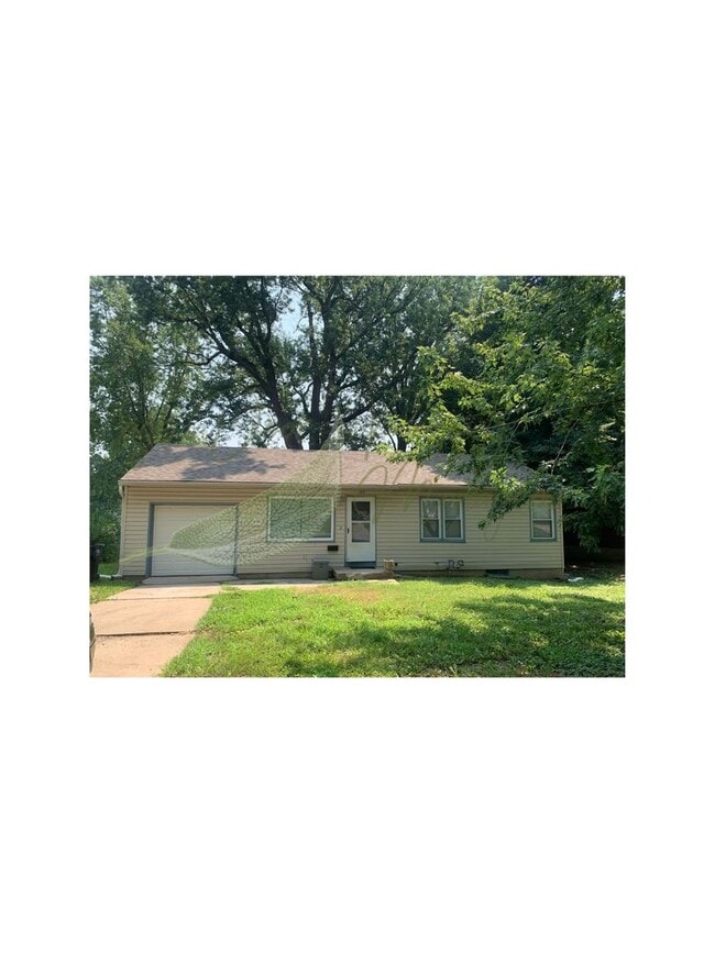 Building Photo - 125 N Peck Dr