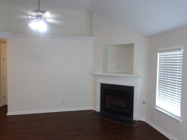 Building Photo - 3009 Rock Springs Rd