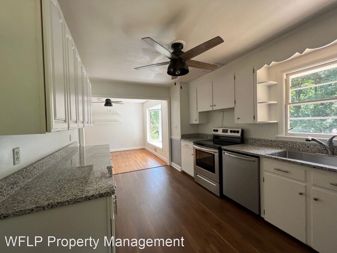 Primary Photo - 5 br, 2.5 bath House - 2215 Mimosa Drive