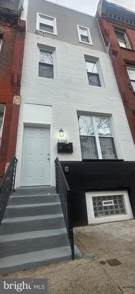 Building Photo - 2233 N 16th St
