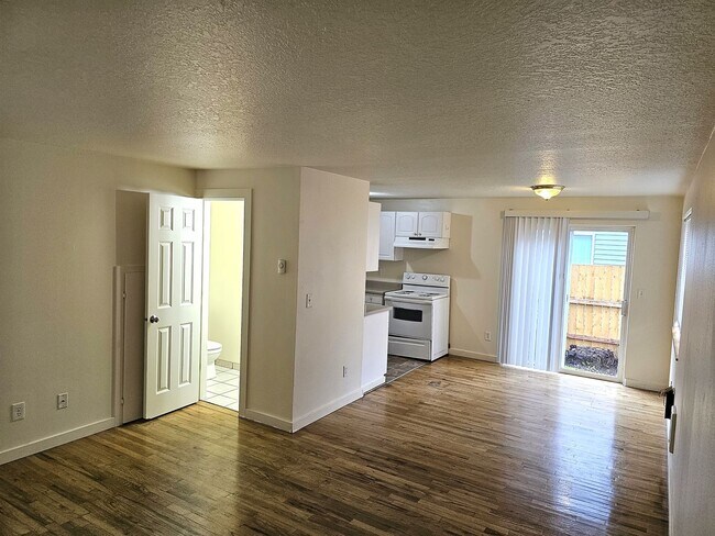 Building Photo - 2407 SE 90th Townhouse
