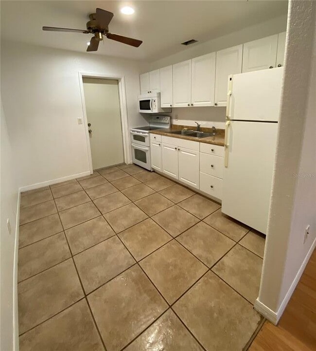 Building Photo - 6950 Rosemont Dr