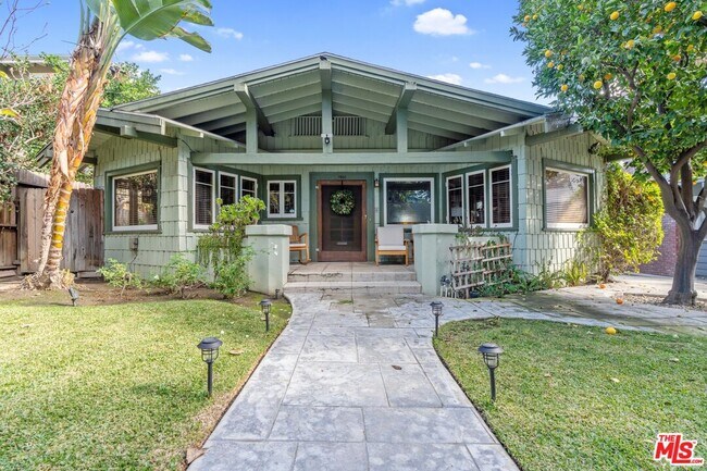 Building Photo - 1550 N Sierra Bonita Ave