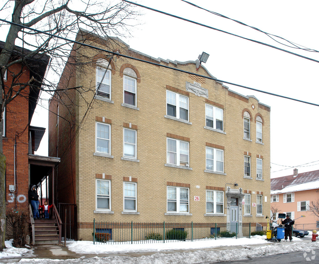 Building Photo - Clay Arsenal Renaissance Apartments