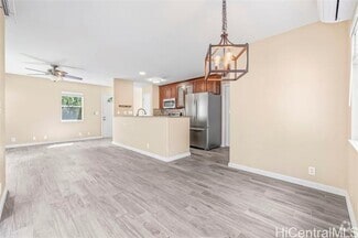 Building Photo - 95-1055-1055 Wikao St