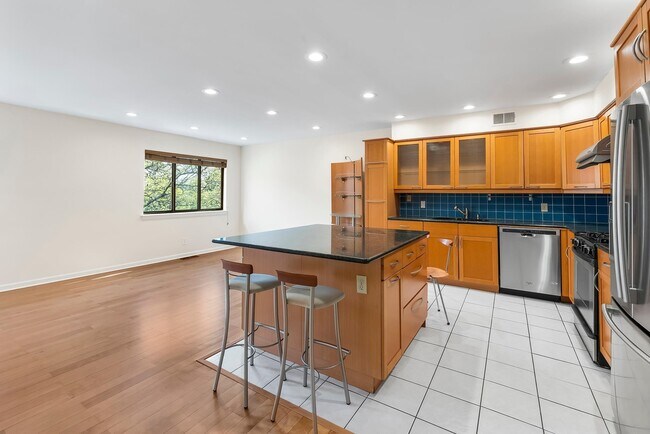 Building Photo - 624 Sanderling Ct