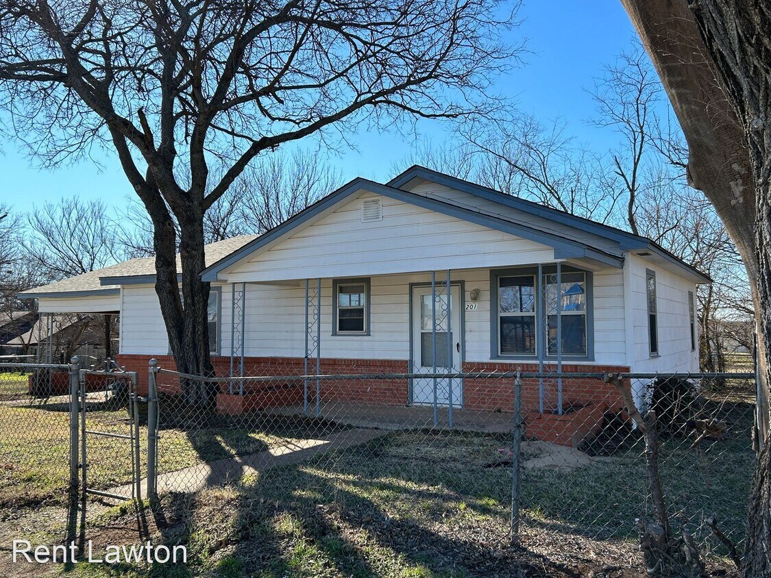 2 br, 1.5 bath House 201 SW 6th Street House for Rent in Cache, OK