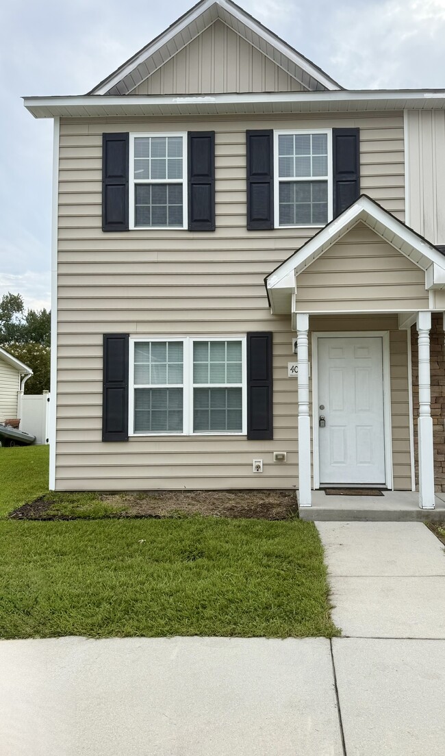 Building Photo - 4001 Grandeur Ave