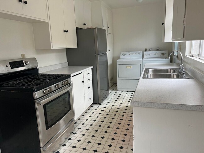 Foto del edificio - Ash Ave.