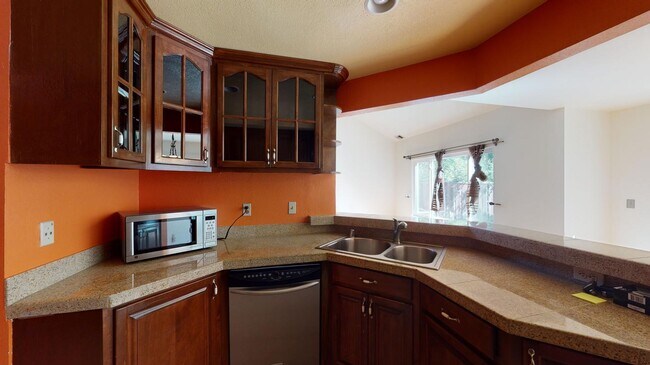 Building Photo - Spacious & striking San Jose home by Towns...