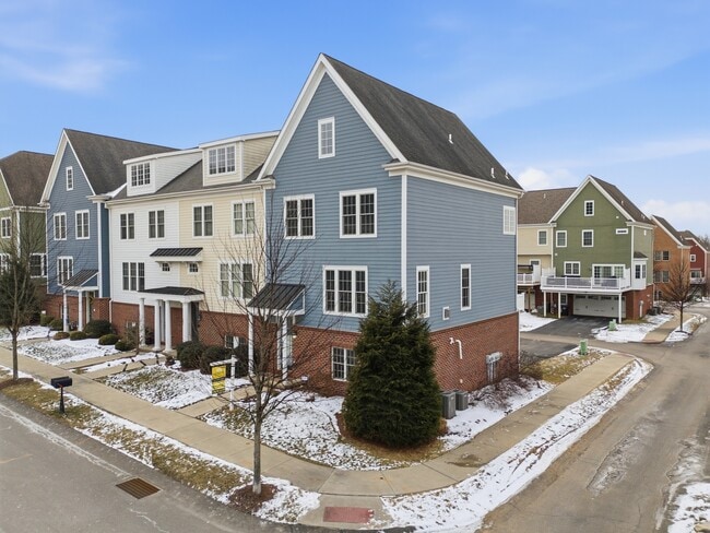 Photo - 200 Venango Trl Townhome