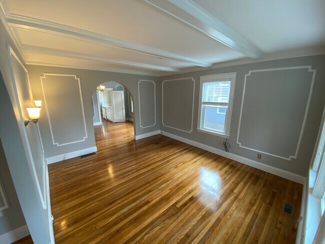 Foto del edificio - 132 Lakeview Ave