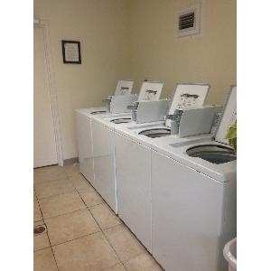 Laundry - Palms of Belleair